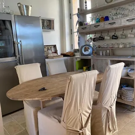 Guest house Charming Fisher House On The And In The Heart Of Tropez *