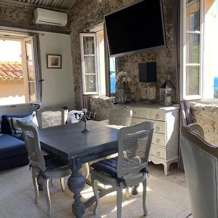 Charming Fisher House On The And In The Heart Of Tropez 3*